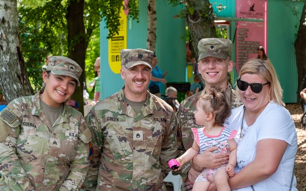 1st Armored Division Band Engages with Polish Community
