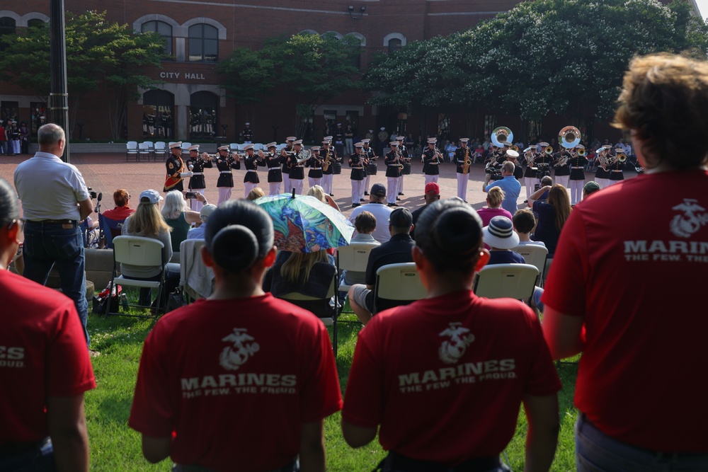 MCRC Hosts 2nd MAW Band and Silent Drill Platoon during Marine Week Nashville