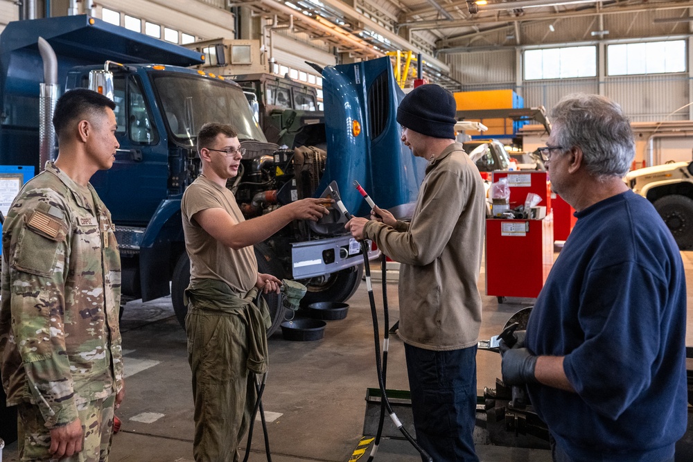 Illinois Guardsmen Deploy For Training to Germany
