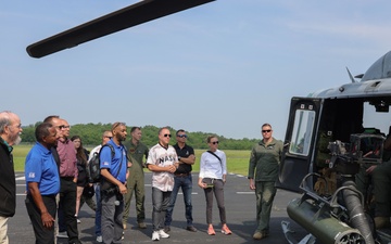 MCRC Hosts Orientation Flights During Marine Week Nashville