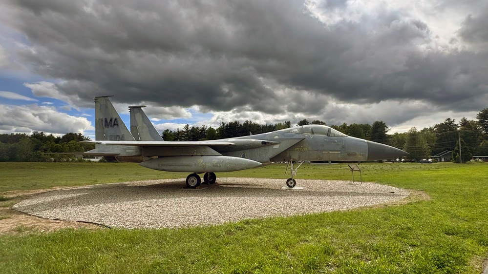 F-15 Eagle at 104th Fighter Wing Gets Makeover by Renowned Conservation Team