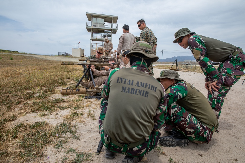 U.S. Marines, Indonesian Korps Marinir fire Mk22 Mod 0 advanced sniper rifle