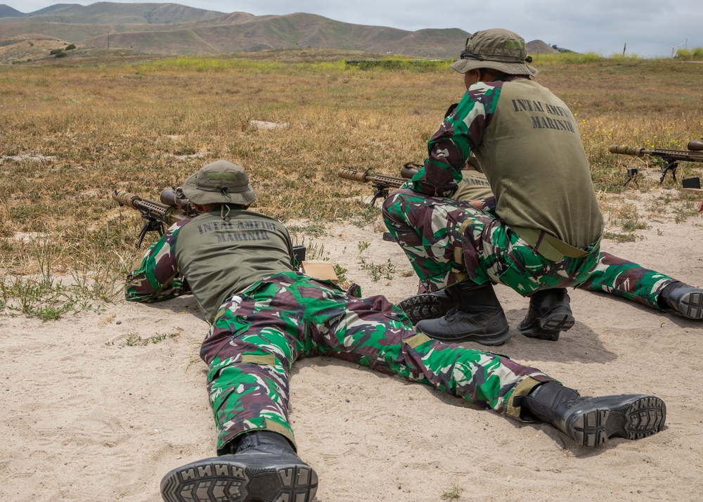 U.S. Marines, Indonesian Korps Marinir fire Mk22 Mod 0 advanced sniper rifle