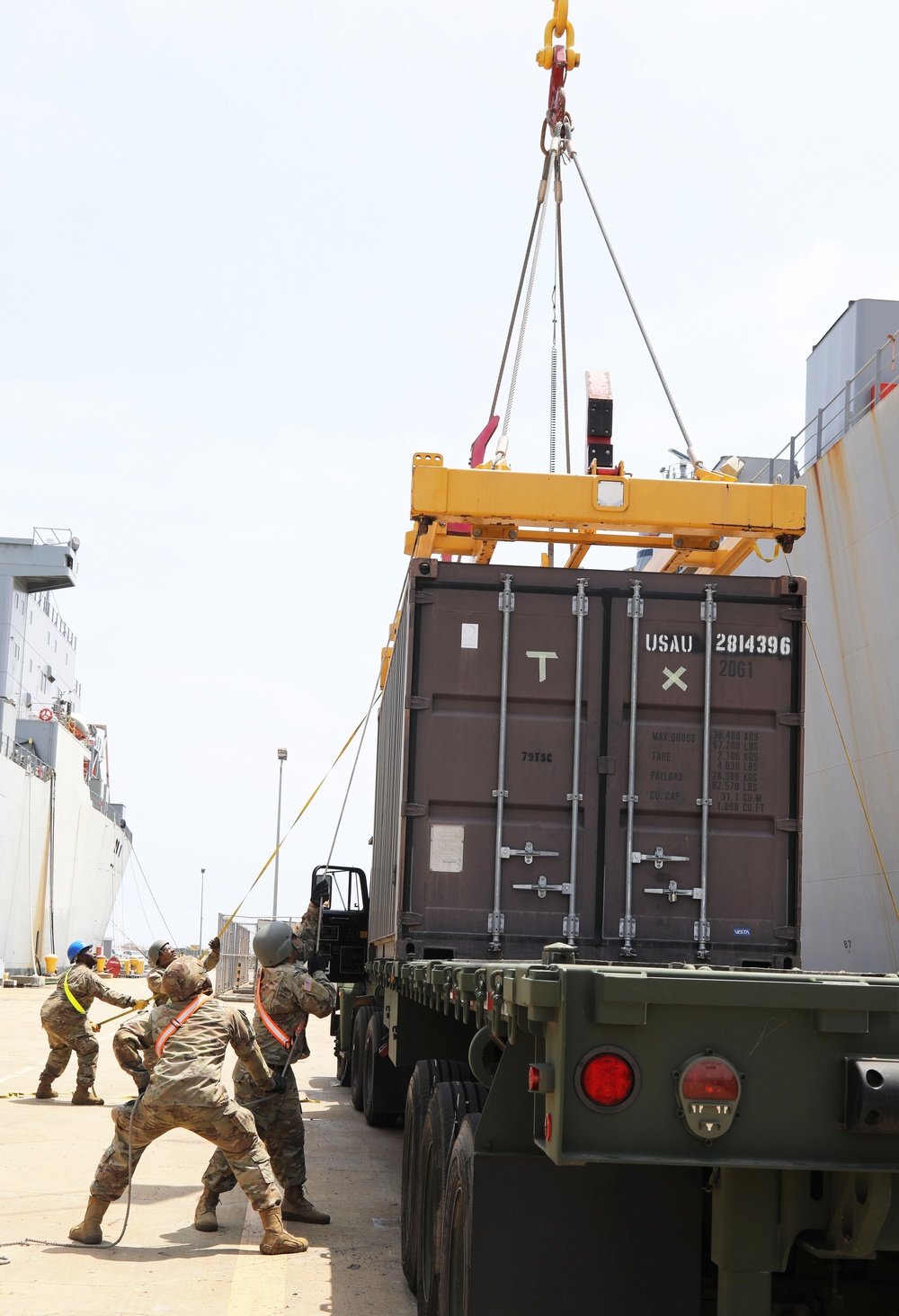 Army Reserve Soldiers conduct operations at Port of Long Beach
