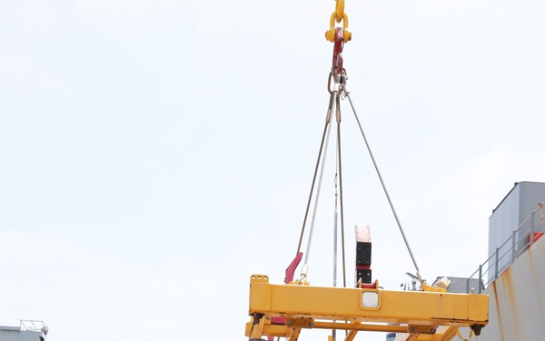 Army Reserve Soldiers conduct operations at Port of Long Beach
