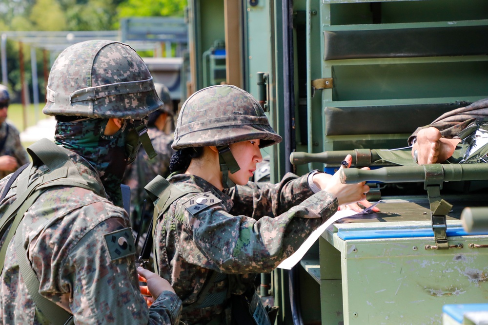 U.S. Soldiers and Republic of Korea army soldiers conduct medical field training exercises.