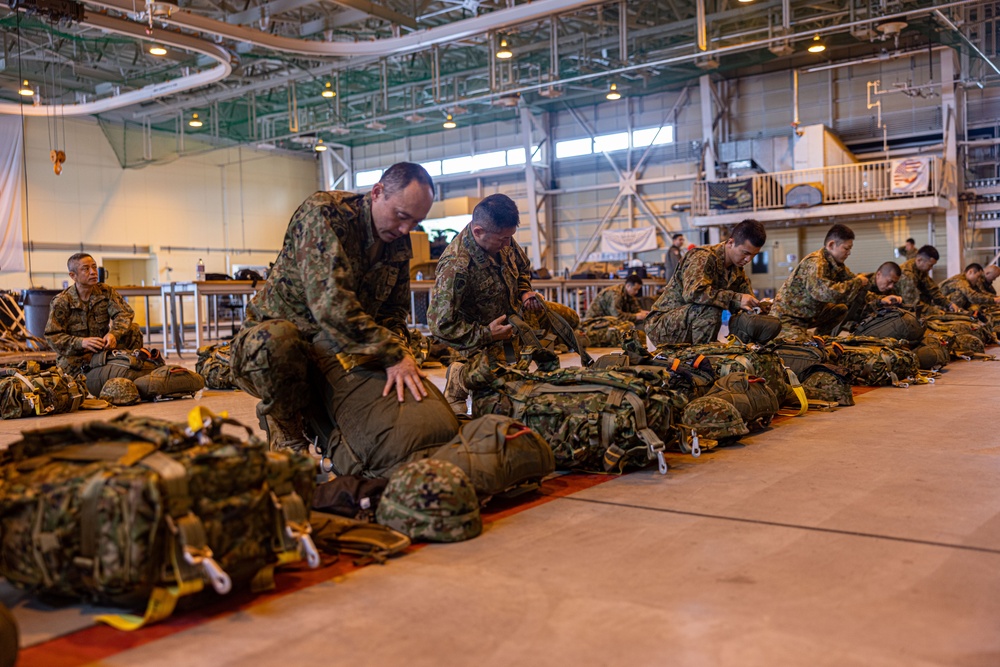U.S. Marines and Airmen Rehearse a Parachute Operations with Japan Ground Self-Defense Force
