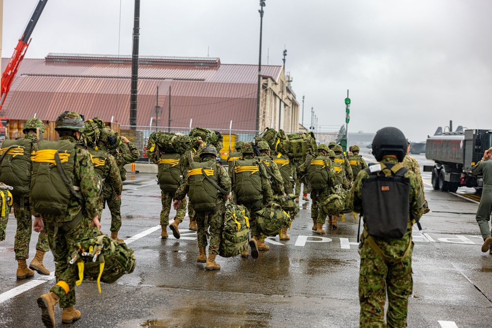 U.S. Marines and Airmen Rehearse a Parachute Operations with Japan Ground Self-Defense Force