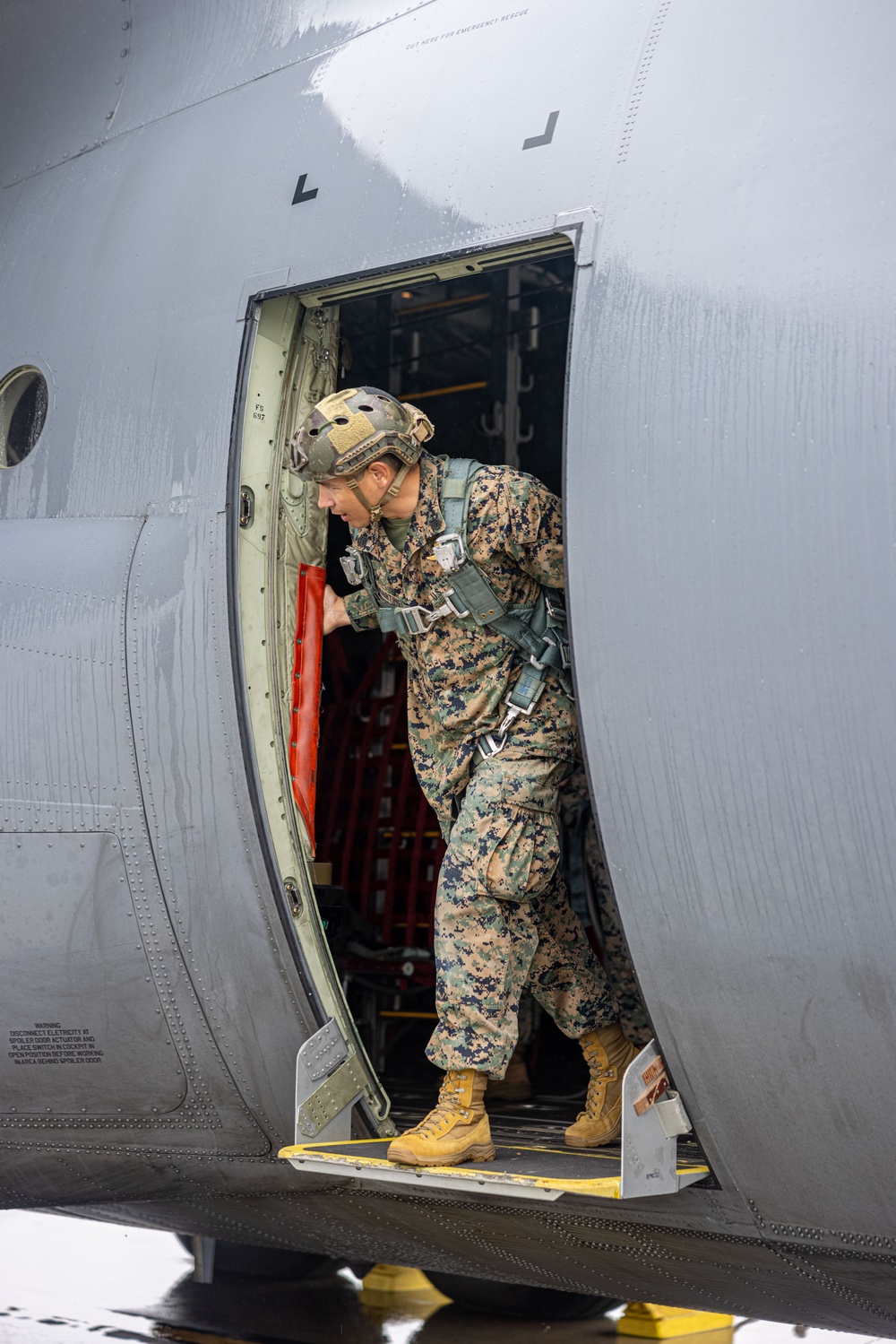 U.S. Marines and Airmen Rehearse a Parachute Operations with Japan Ground Self-Defense Force