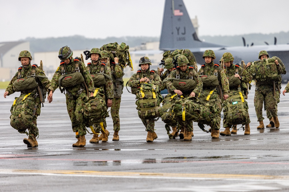 U.S. Marines and Airmen Rehearse a Parachute Operations with Japan Ground Self-Defense Force