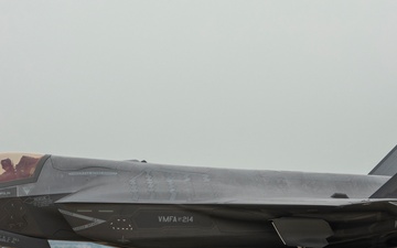 U.S. Marines with VMFA-214 return to Iwakuni from Osan Air Base