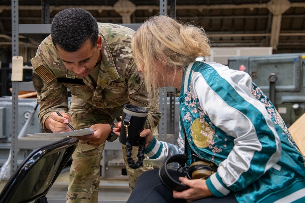 353 SOW showcases CV-22 Osprey to AFSOC spouses