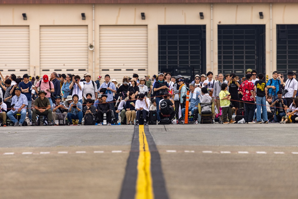 U.S. Marines and Airmen Rehearse a Parachute Operations with Japan Ground Self-Defense Force