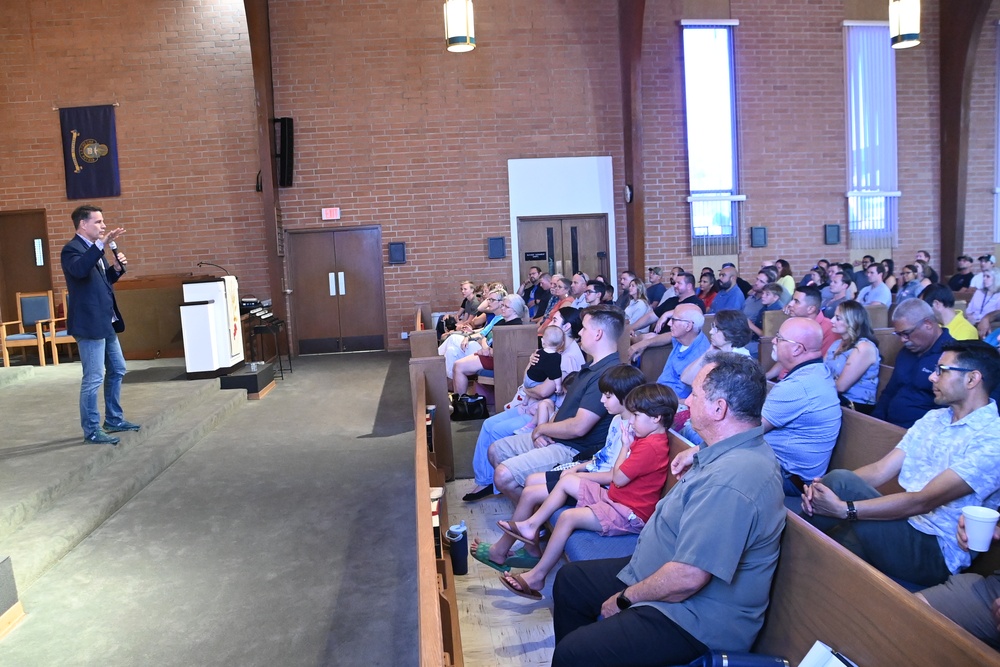 Battle of Mogadishu veteran speaks at Yuma Proving Ground’s Halo Chapel