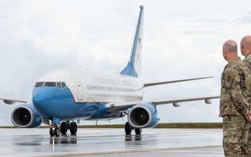 USTRANSCOM Commander visits Andersen