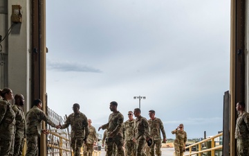 USTRANSCOM Commander visits Andersen