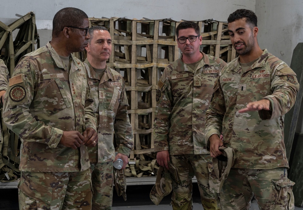 USTRANSCOM Commander visits Andersen