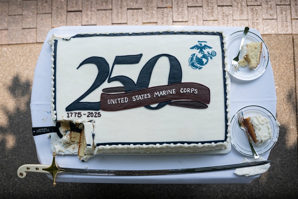 Marine Week Nashville; Cake cutting at Bicentennial Park