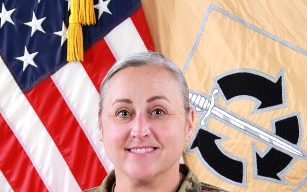 Command Photo for COL Erin H. Frazier