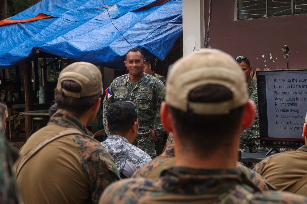 KAMANDAG 9: 1st Reconnaissance Battalion conducts jungle survival training with allies and partners