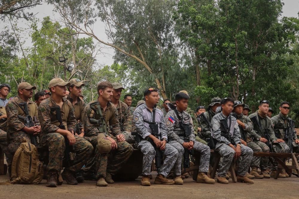 KAMANDAG 9: 1st Reconnaissance Battalion conducts jungle survival training with allies and partners