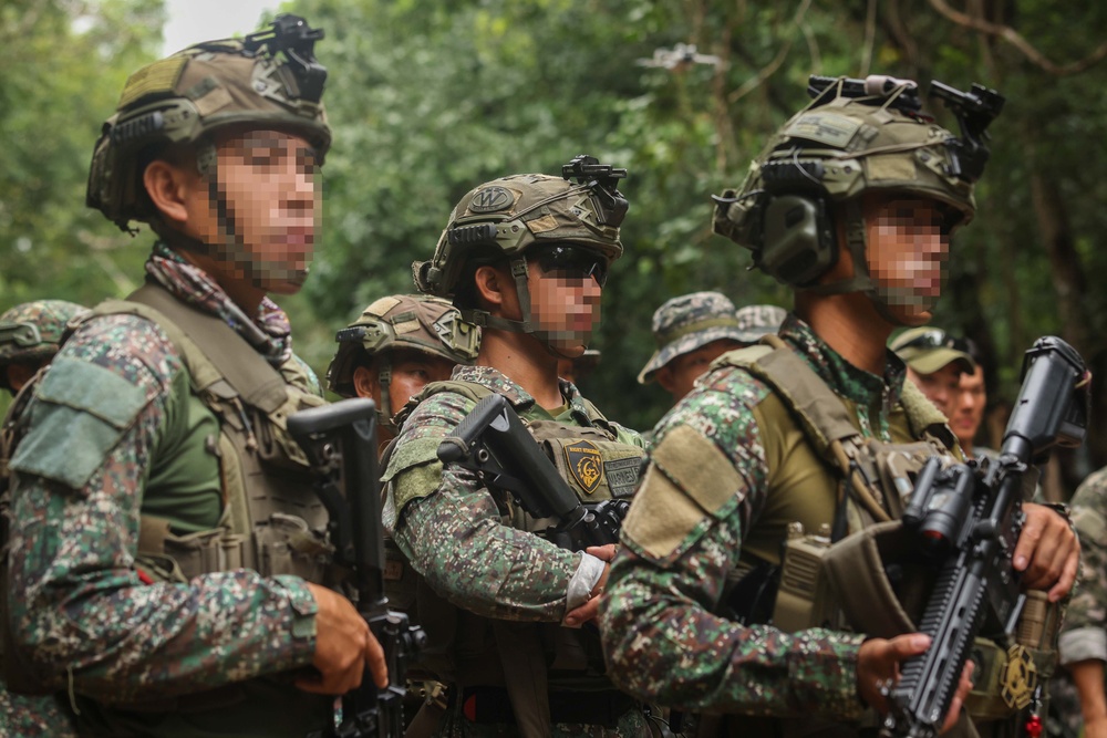 KAMANDAG 9: 1st Reconnaissance Battalion conducts close quarters battle drills with Allies and Partners
