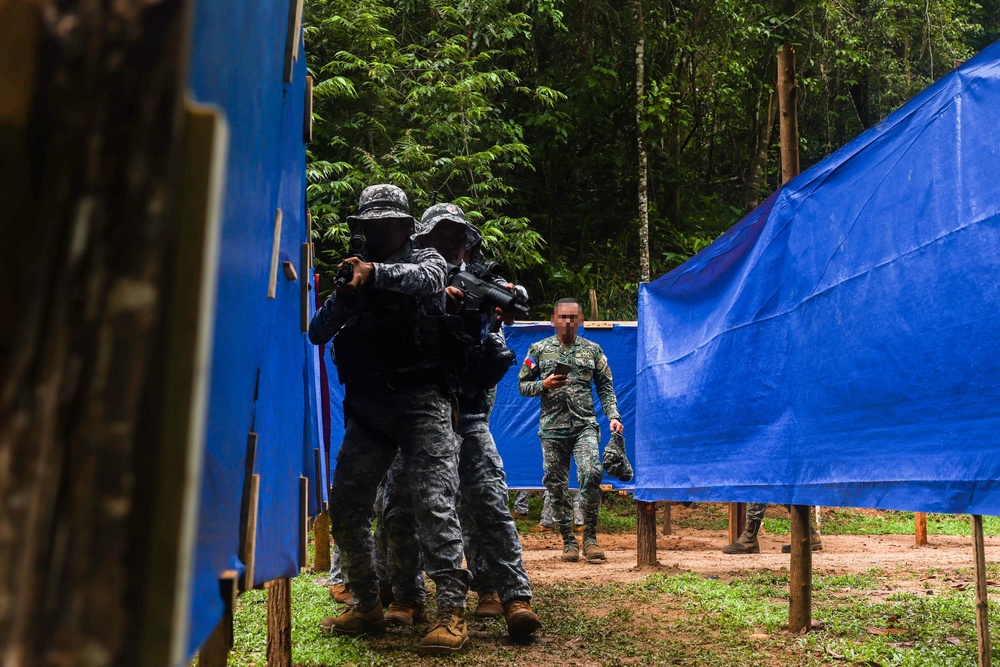 KAMANDAG 9: 1st Reconnaissance Battalion conducts close quarters battle drills with Allies and Partners