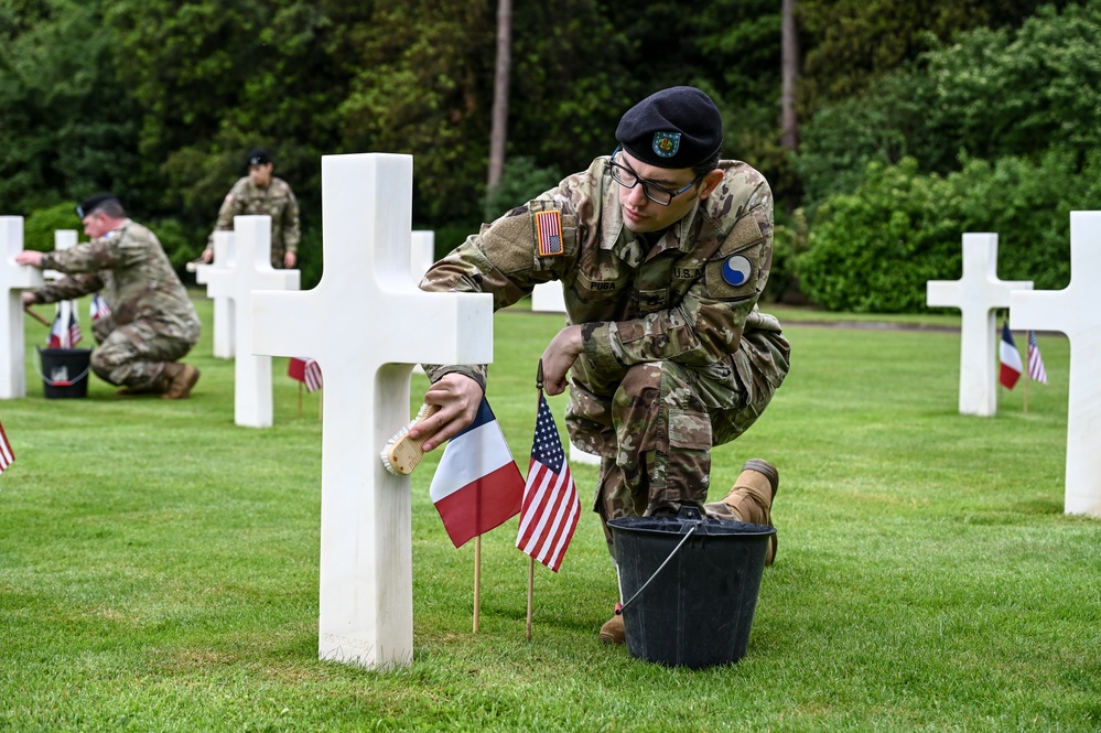 29th ID Soldiers honor fallen at Normandy American Cemetery