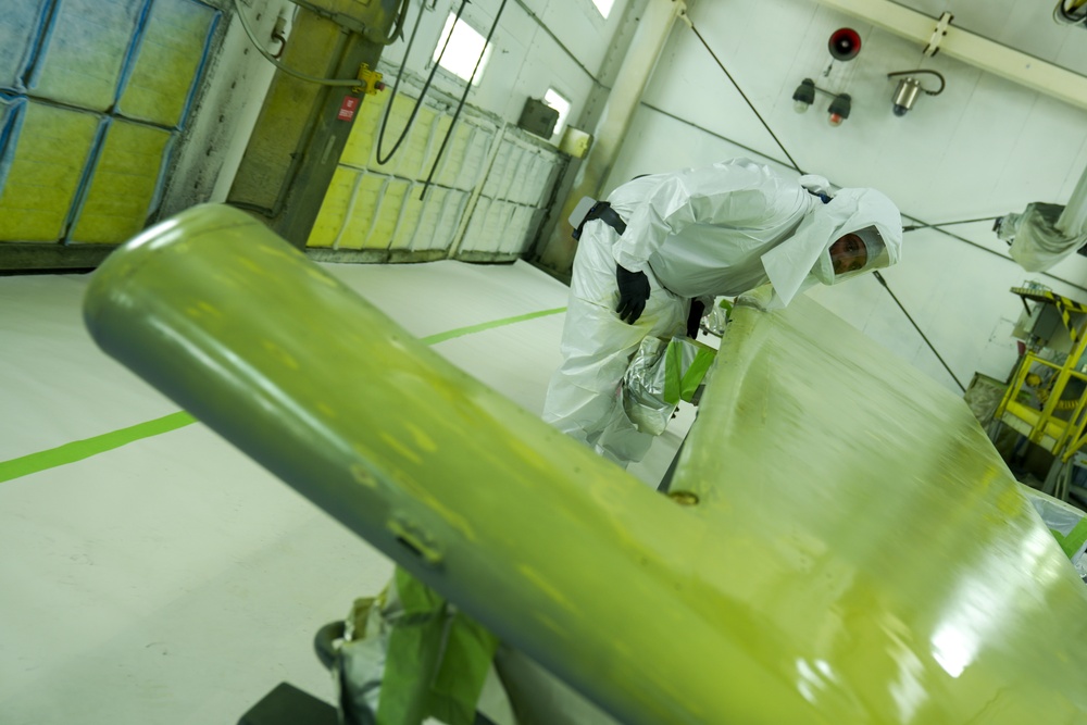 402nd Commodities Maintenance Group C-17 aircraft wing epoxy coating
