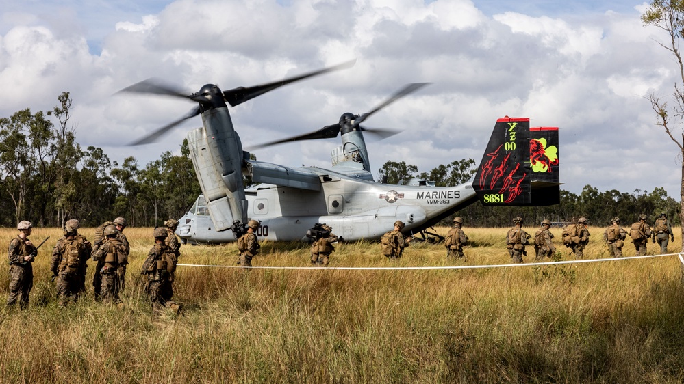 Southern Jackaroo 25: MRF-D 25.3 conducts simulated raid in support of combined operations