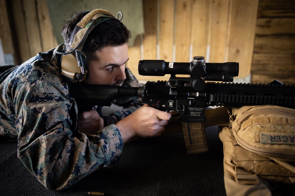 U.S. Recon Marines train with NATO allies