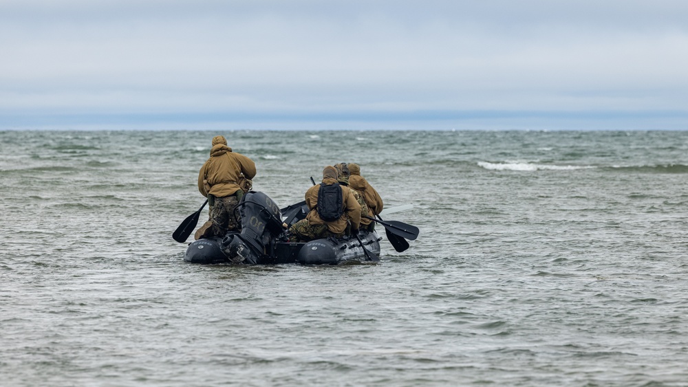 U.S. Recon Marines train with NATO allies