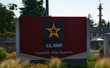 U.S. ARMY LUCIUS D. CLAY KASERNE SIGN
