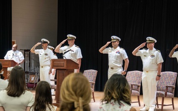 USS Sentry Holds Change of Command Ceremony