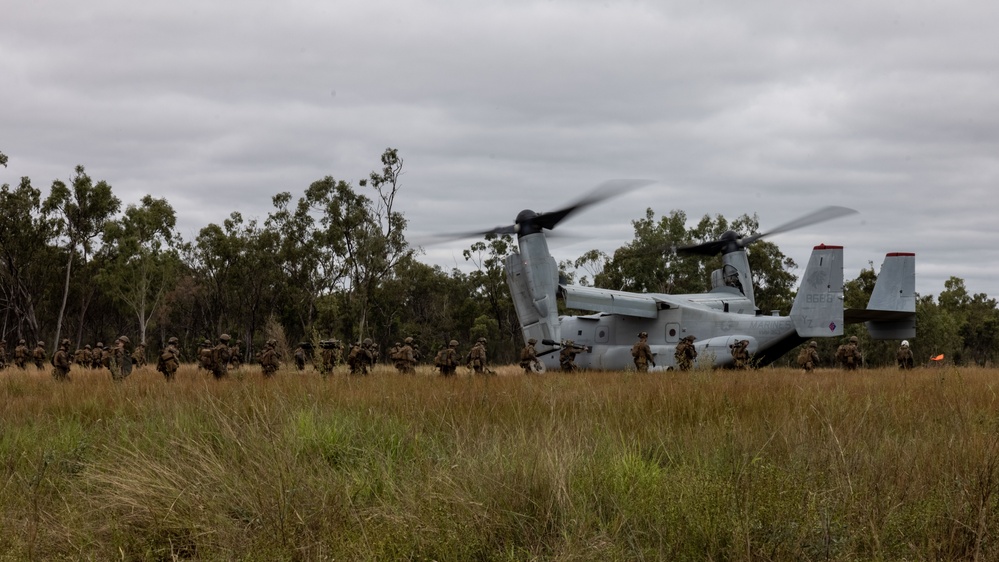 Southern Jackaroo 25: MRF-D 25.3 conducts simulated raid in support of combined operations