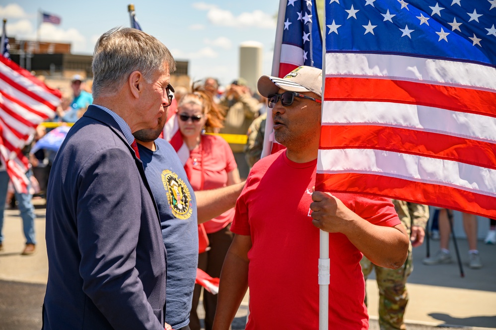 Return of the 2-300th Field Artillery Regiment from Kuwait Deployment