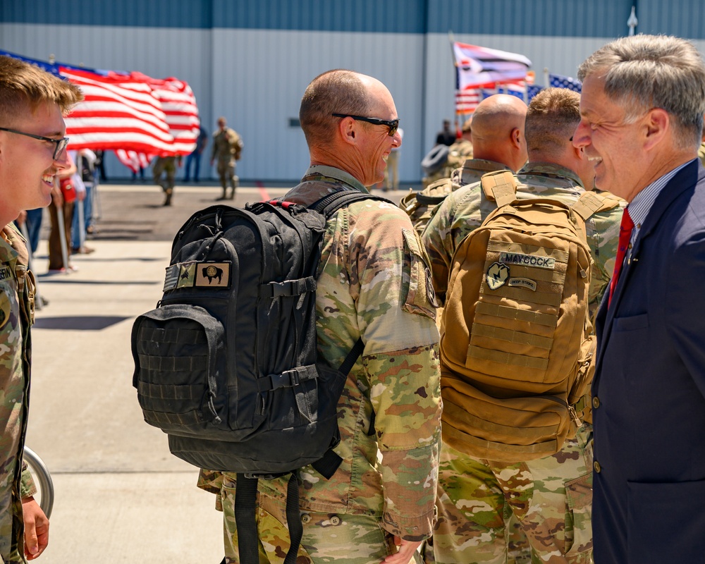 Return of the 2-300th Field Artillery Regiment from Kuwait Deployment