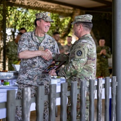 Meeting with Bosnian General [Image 6 of 6]