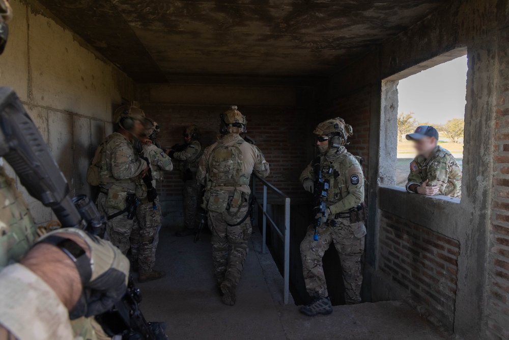 CQB training during SOUTHERN STAR 25