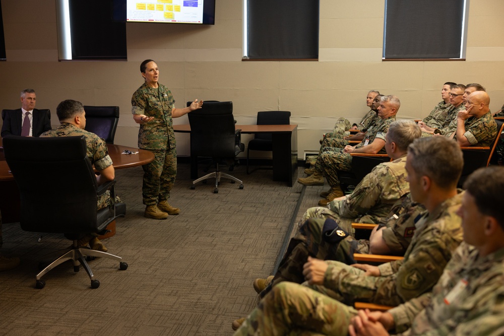 Marine Corps War College Student Visit MARFORCOM
