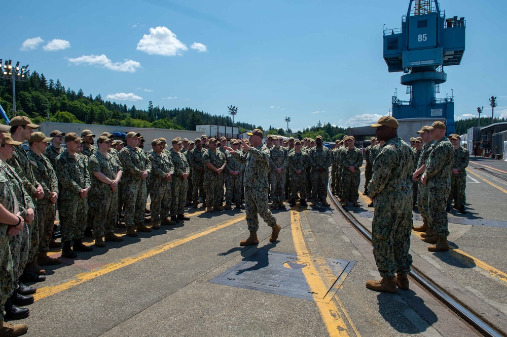 COMSUBGRU-9 Presents Olympic Bowl Trophy to USS Nebraska (SSBN 739)