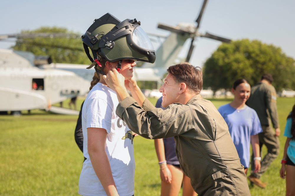 Camp Lejeune Hosts STEM Day for Broad Creek Middle School Students