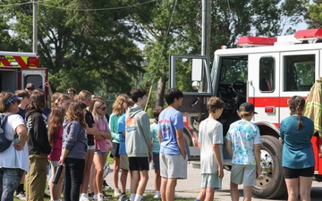 Camp Lejeune Hosts STEM Day for Broad Creek Middle School Students