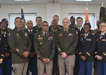 Signal Regiment celebrates newest 255N graduates