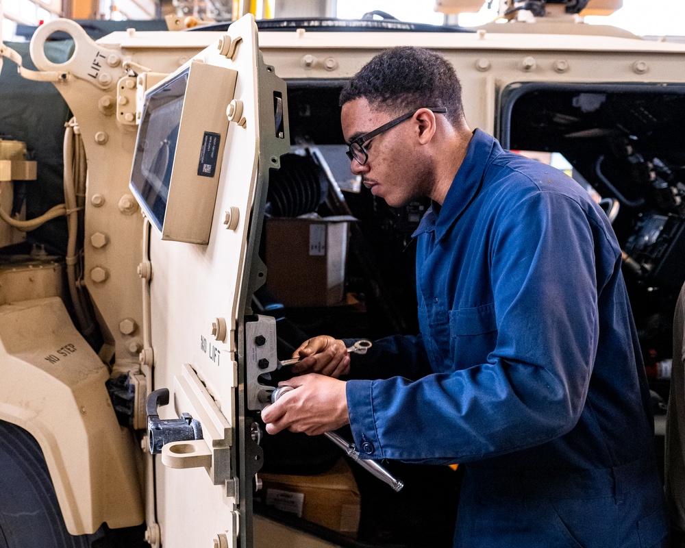 Illinois Guardsmen Deploy For Training to Germany