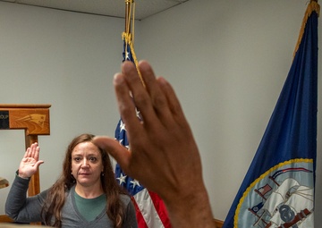 DOCTOR COMMISSIONS INTO US NAVY
