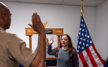 DOCTOR COMMISSIONS INTO US NAVY