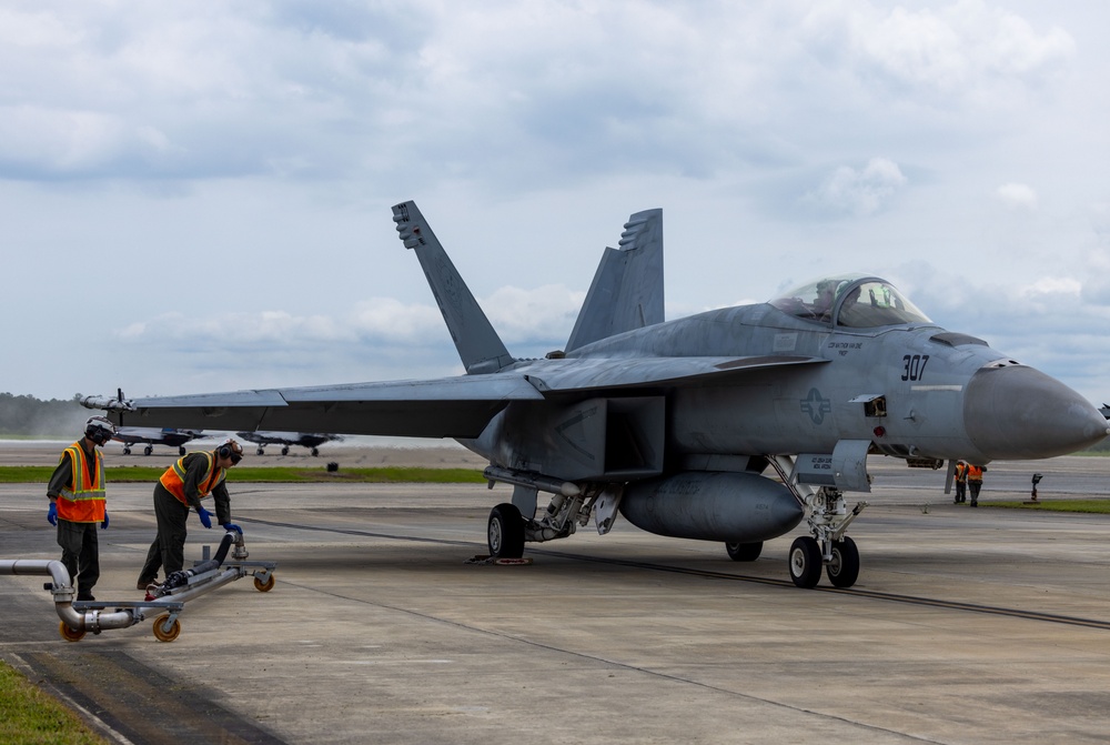 Marines Fuel F-18 Combat Training