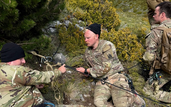 Americans and Greeks train mountain skills on Mt. Olympus
