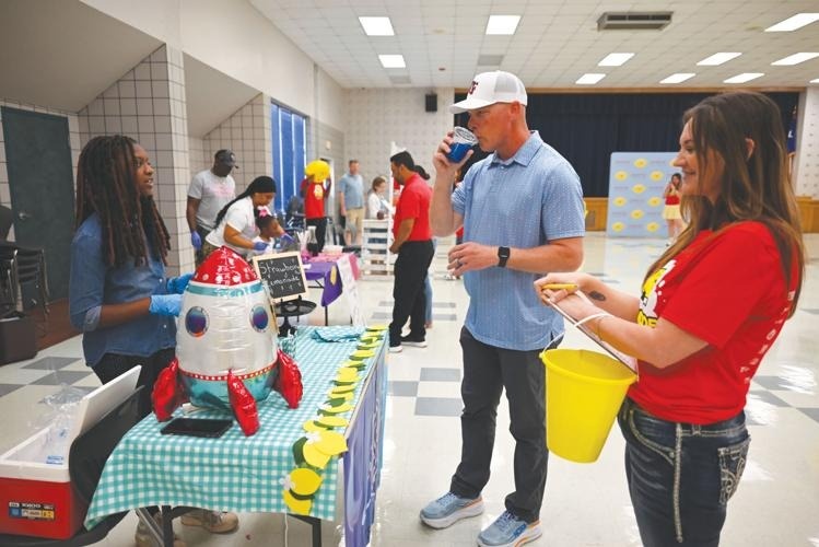 Lemonade Day: Youth squeeze out competition